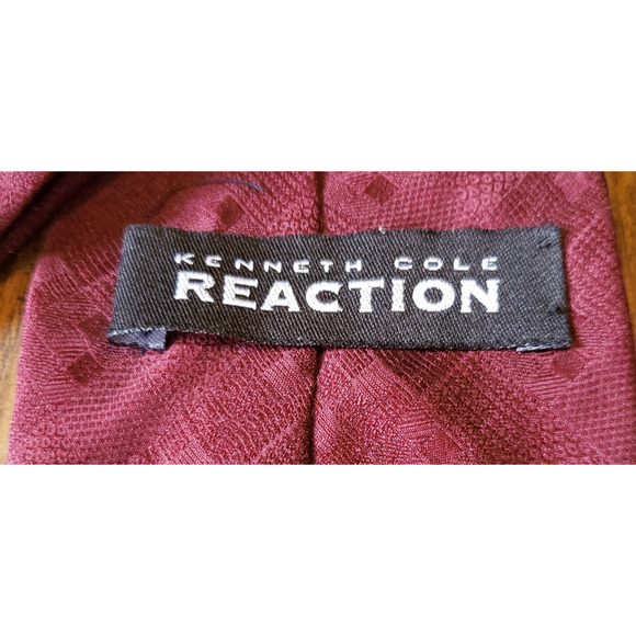 Kenneth Cole Reaction Tie Red Diamond Retro Pattern Silk Necktie Tie - Picture 3 of 7